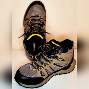 Hi-Tec Men's Size 8.5 Black, Grey and Yellow Athletic Shoes